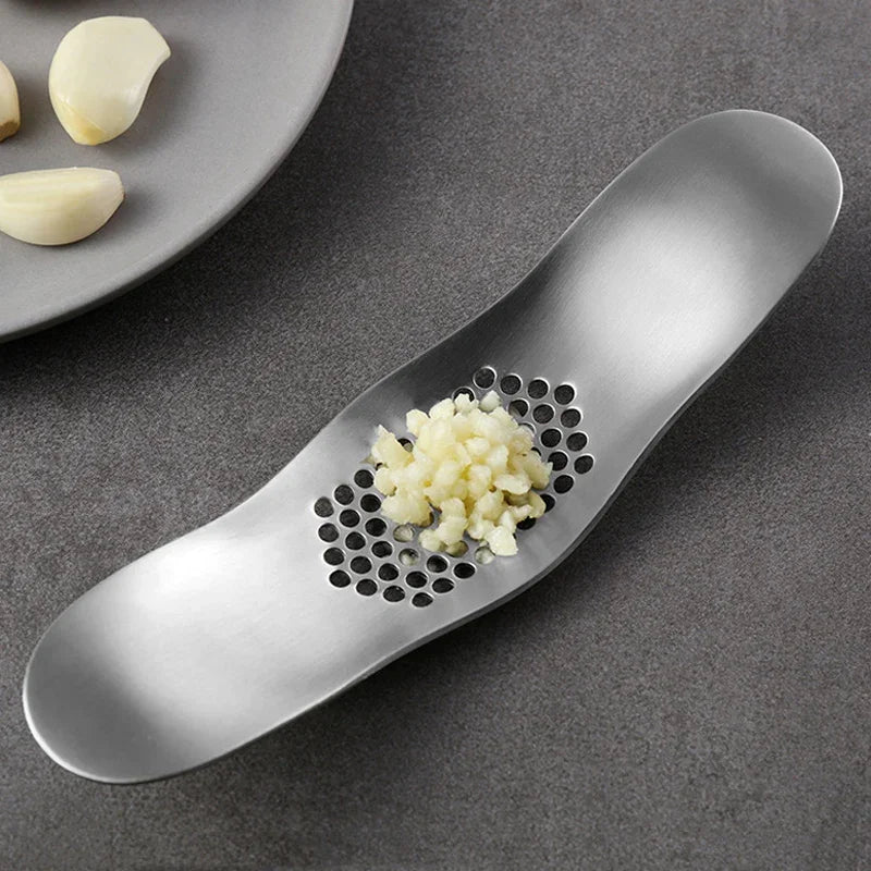 Stainless Steel Rocker Garlic Press, Manual Garlic Crusher and Mincer, 18.5 cm Kitchen Tool for Cooking and BBQ - product view 3