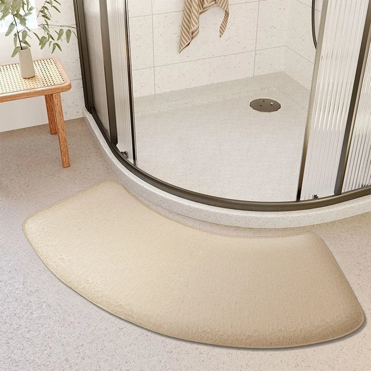 Curved Bathroom Mat, Thick Sponge-Like Absorbent Polyester Foot Pad, Non-Slip Dirt-Resistant 400 x 1000 mm - product view 1