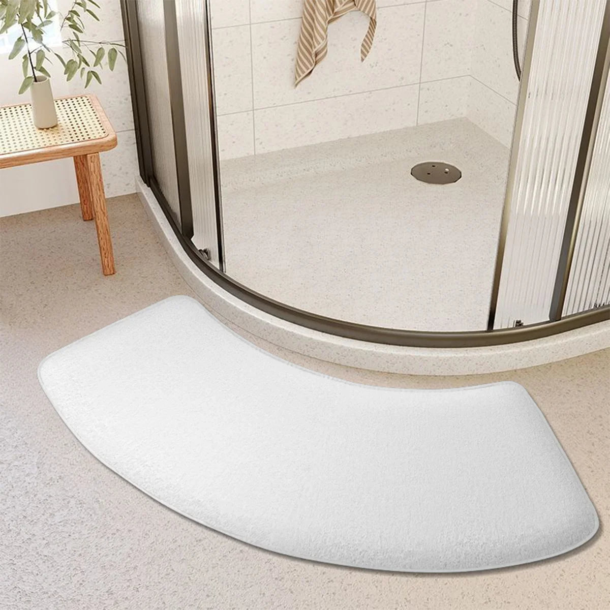 Curved Bathroom Mat, Thick Sponge-Like Absorbent Polyester Foot Pad, Non-Slip Dirt-Resistant 400 x 1000 mm - product view 2