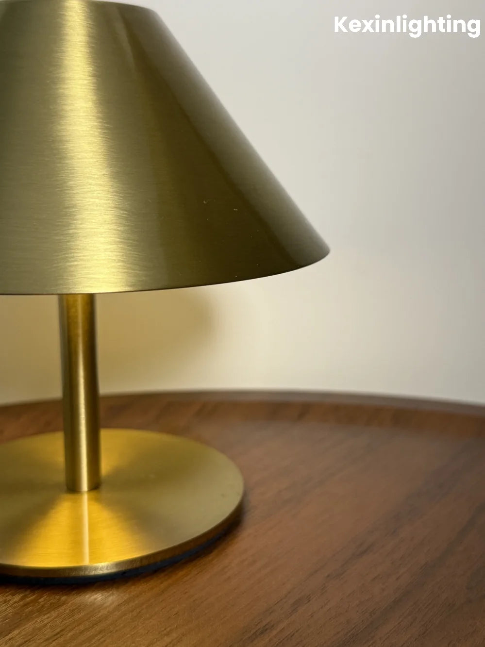 rechargeable table lamp - product view 6
