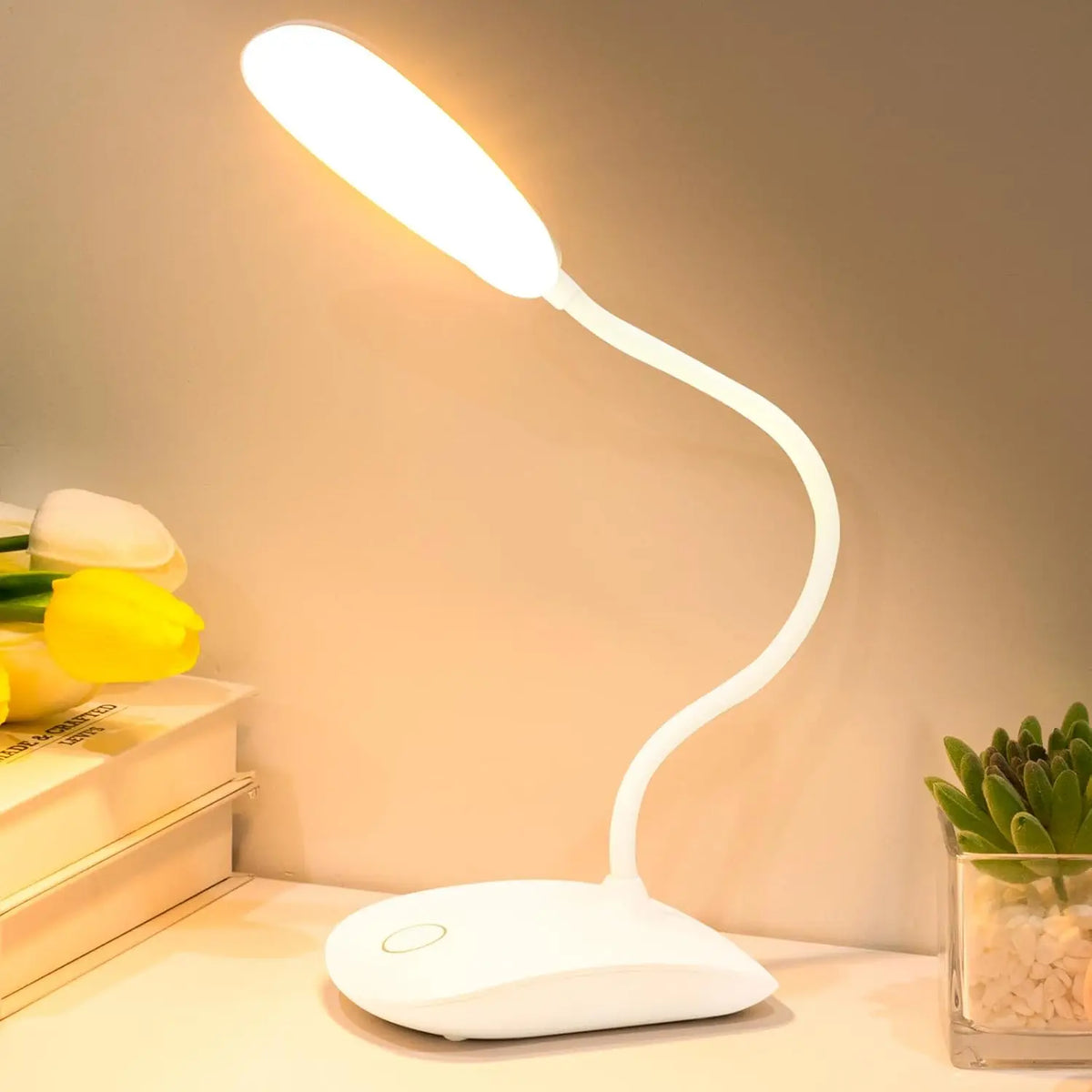 rechargeable table lamp - product view 1