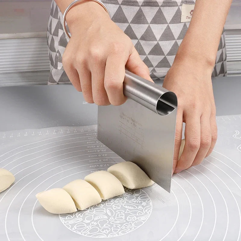 Stainless Steel Dough Scraper, Cake Cutter and Pastry Smoother, One-Piece Easy-Clean Design, 15 cm or 22 cm Options for Baking - product view 3