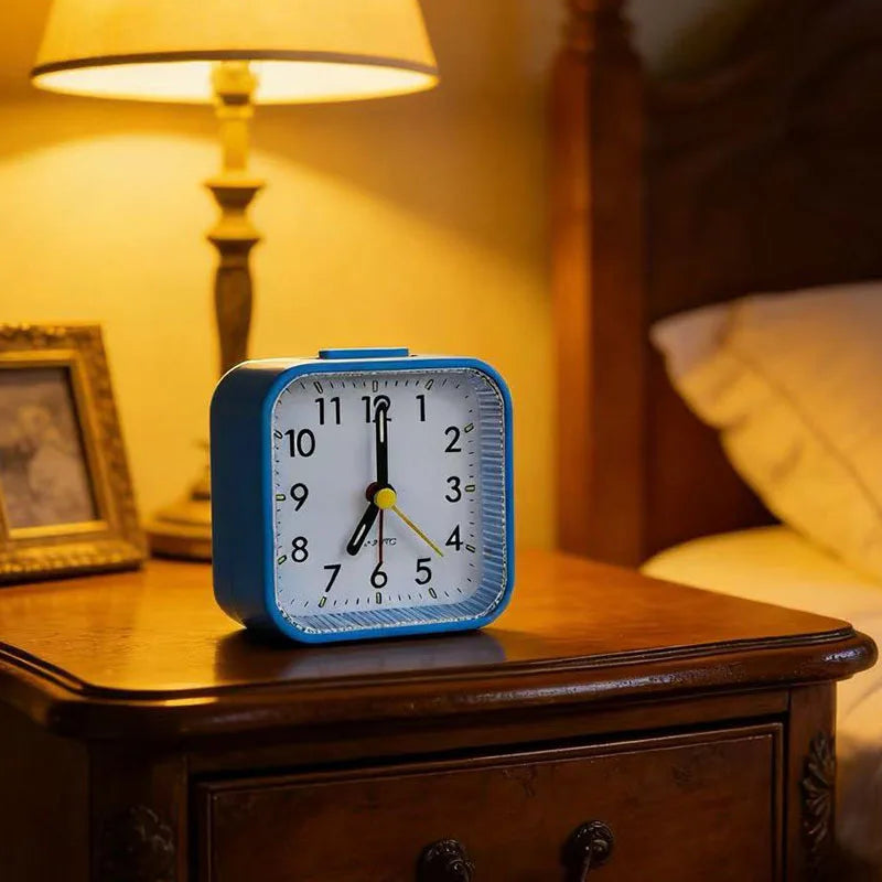 Analogue Alarm Clock, Modern Needle Display with Available Pink, White, Black, Green and Blue Colors - product view 5