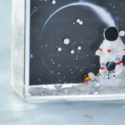Astronaut Floating Photo Frame, Acrylic Snow Globe Display for 10.2 x 15.2 cm Pictures, Horizontal or Vertical Desktop Decor - product view 4
