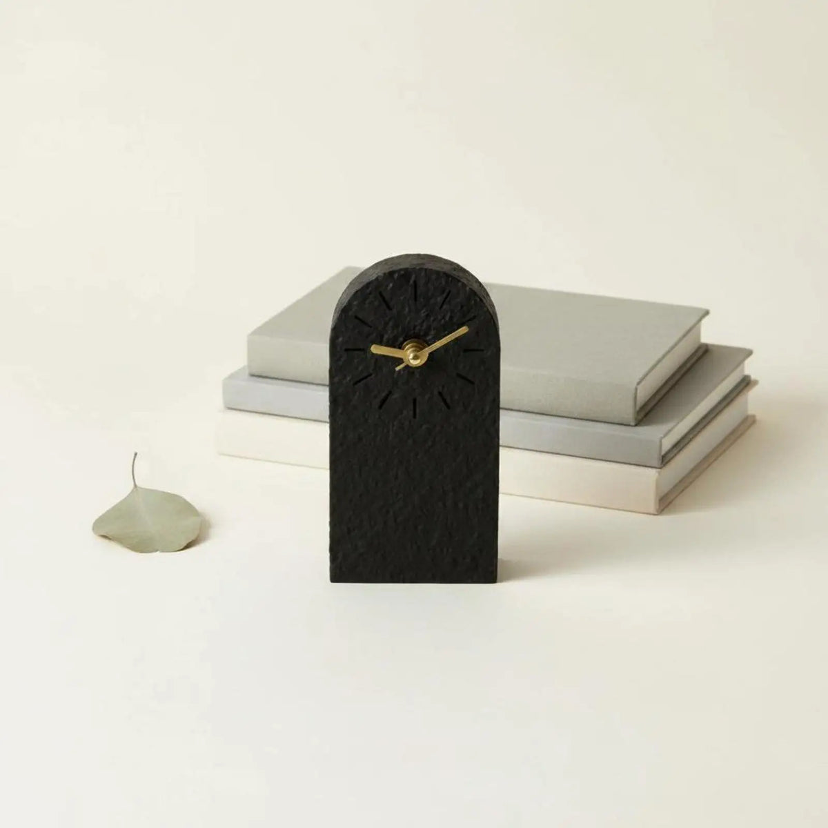 mantel clock - product view 3